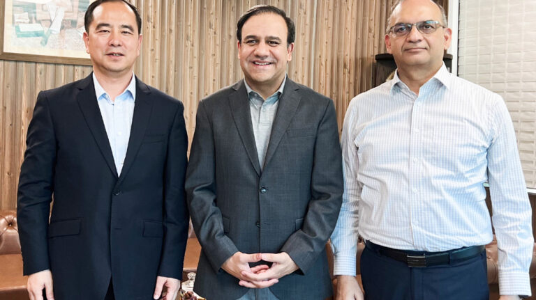 Zong’s CEO Mr. Huo Junli reaffirms his pledge to invest in Pakistan’s digital future in an inaugural meeting with Federal Minister of IT & Telecommunication Dr. Umar Saif