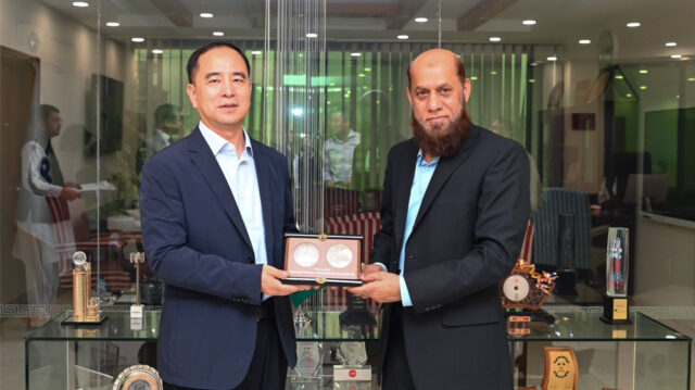 Mr. Huo Junli, CEO Zong 4G, visits PTA Chairman to discuss the future of digitalization in Pakistan